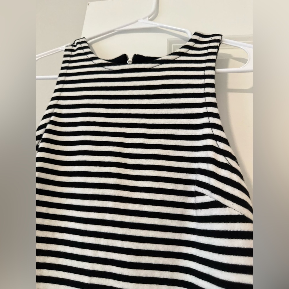 🔥$10 FINAL PRICE🔥 BANANA REPUBLIC Black & White Striped Sleeveless Crewneck Tank - Picture 5 of 6